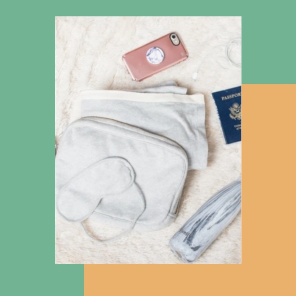 NEW DARZZI STRIPED TRAVEL KIT